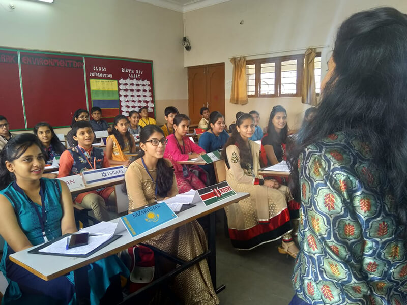 Shalmali Jadhav speaks in panel of Model UN