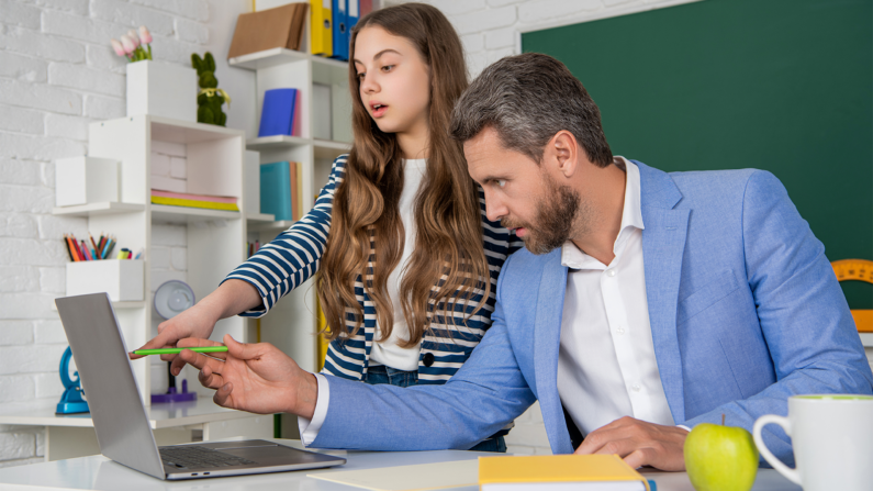 Tips to manage online study with a part-time job