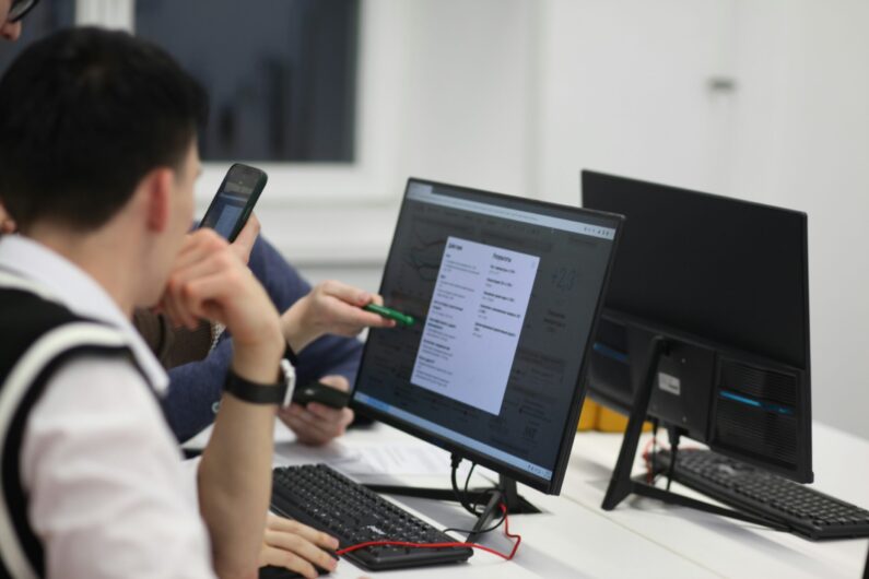 students learning how to integrate technology in the classroom