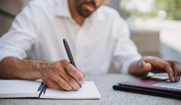 how to write a comparative essay