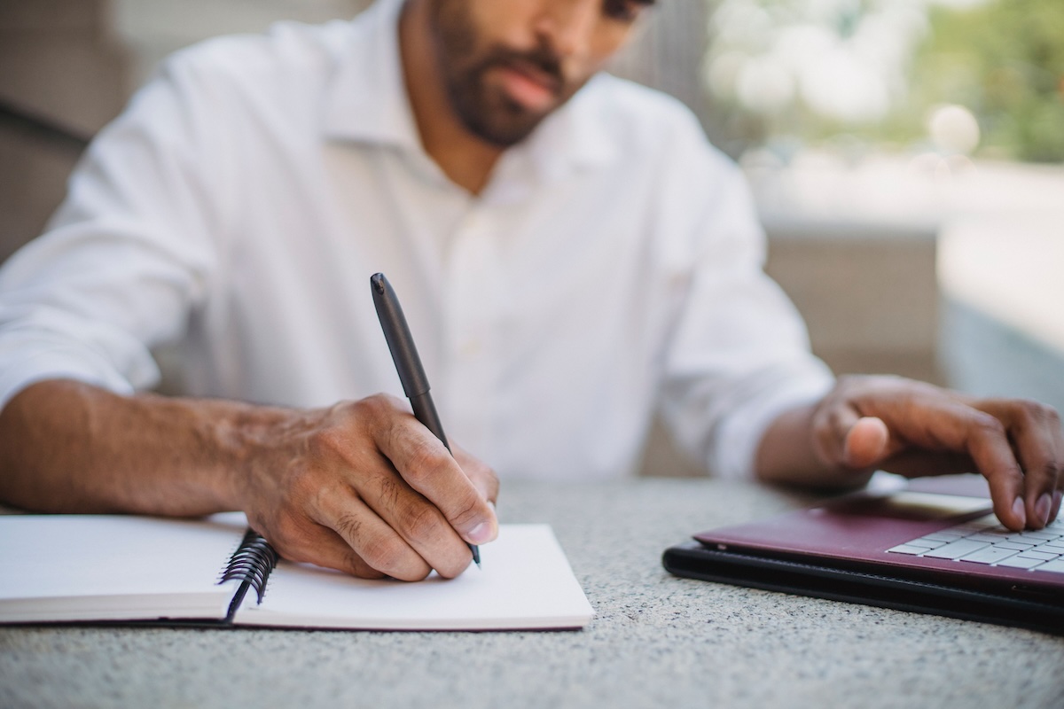 how to write a comparative essay