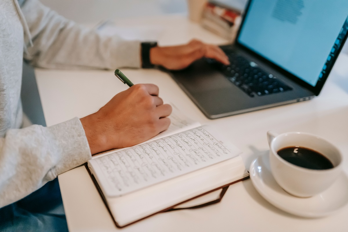 what is academic writing